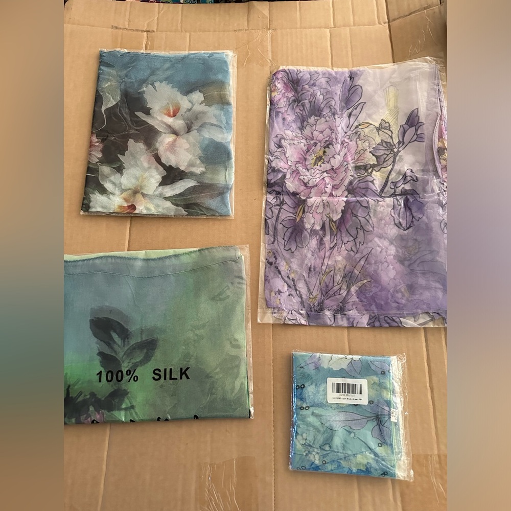 Lot Of 4 Scarves Sealed